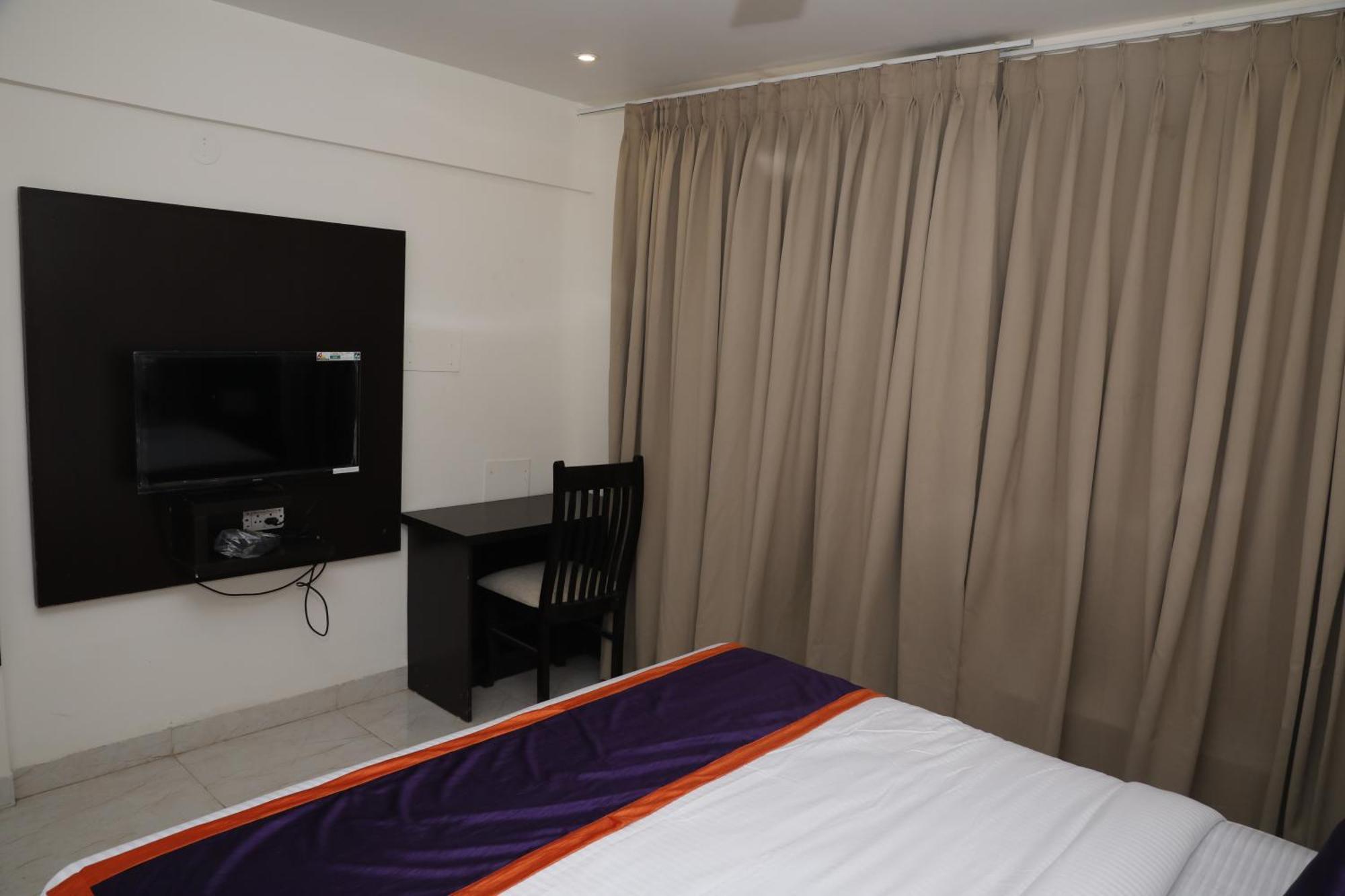 Balaji Gold Inn Hotel Hubli Buitenkant foto