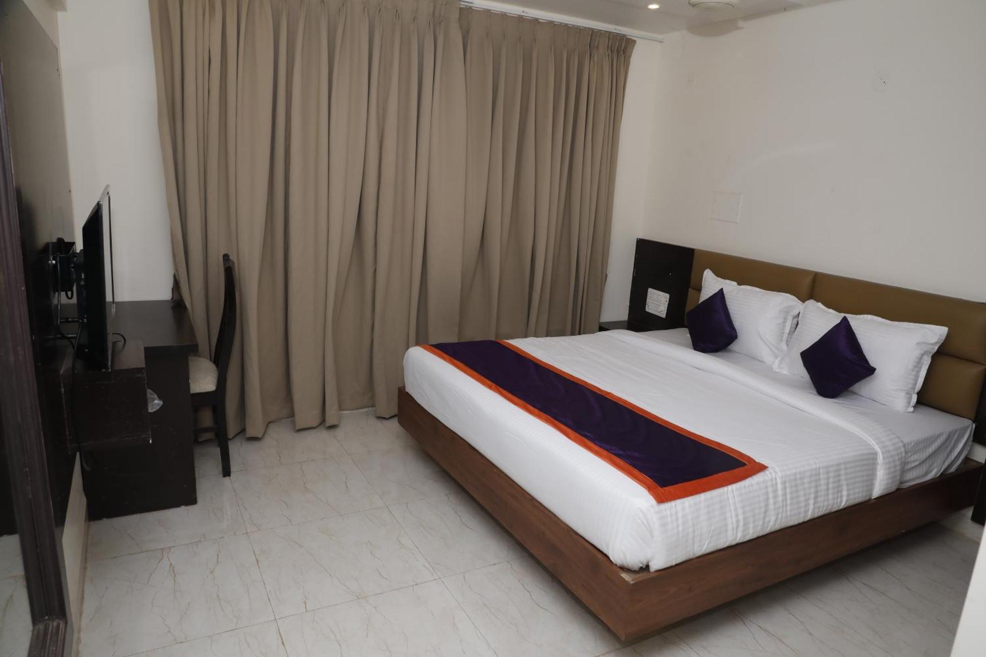 Balaji Gold Inn Hotel Hubli Buitenkant foto